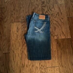 Lucy red label 30x32
